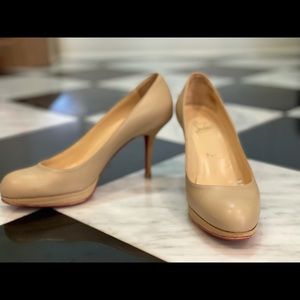 New Christian louboutin simple pump classic nude sz 37.5